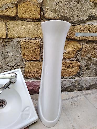 su ceni nerj: Künc tipli keramika əl yuma lavabosu və pedestalı (dəst) - Material — 1