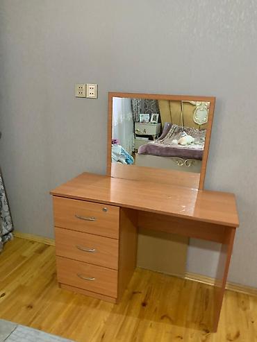 işlənmiş masa: İşlənmiş, Güzgülü, Azərbaycan — 1