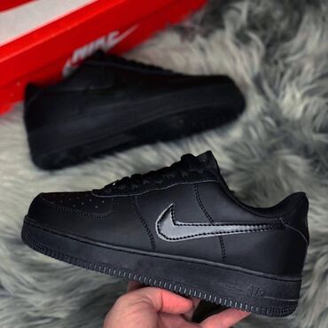 Patike: NIke air force patike

Novo
Brojevi 36 do 46

fb Moja Kupovina 1 — 3