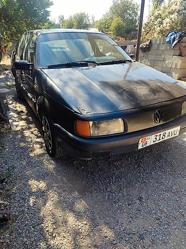 Volkswagen Passat: 1988 г., 1.8 л, Механика, Бензин, Седан