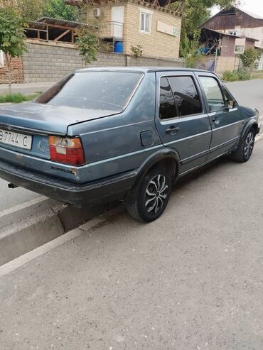 авто алфарт: Volkswagen Jetta: 1986 г., 1.8 л, Механика, Бензин, Седан