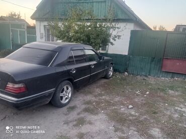 дом на калесах: Mercedes-Benz E‑Class (W124), седан, черный цвет. Кузов: -