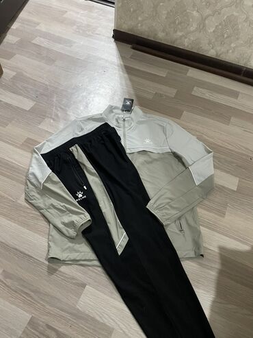 балетки кожаные б у: Мужской спортивный комплект KELME Состав набора: - Ветровка на молнии