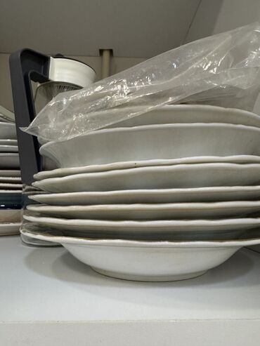 Digər dəstlər və servizlər: Şüşə qablar və boşqab dəstləri. Evdən hər şey təcili satılır ucuz - — 1