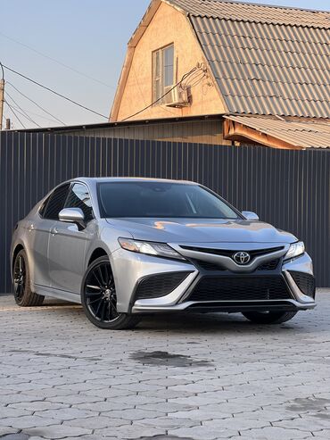 тойото сиена: Toyota Camry: 2022 г., 2.5 л, Автомат, Бензин, Седан