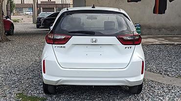 чехлы бу: Honda Fit: 2021 г., 1.5 л, Вариатор, Бензин, Хэтчбэк — 4