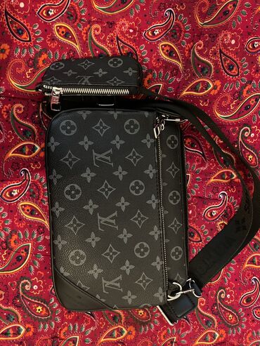 сумка не нужна: Louis Vuitton горизонтальная барсетка состояние хорошая цена 1200