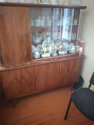 Açılan, 4 qapılı Düz dolab, Bufet