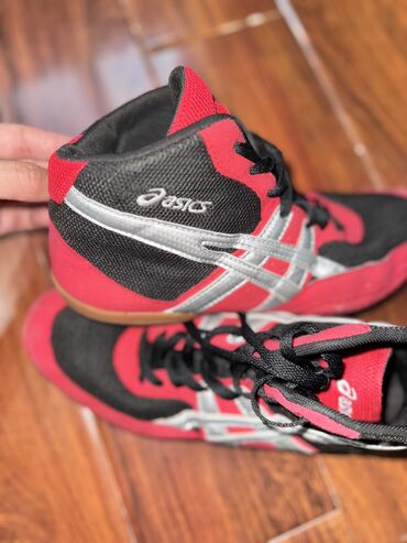 борцовки asics tiger: Мужские кроссовки, 41, Asics, Б/у, Бесплатная доставка, Самовывоз, Платная доставка