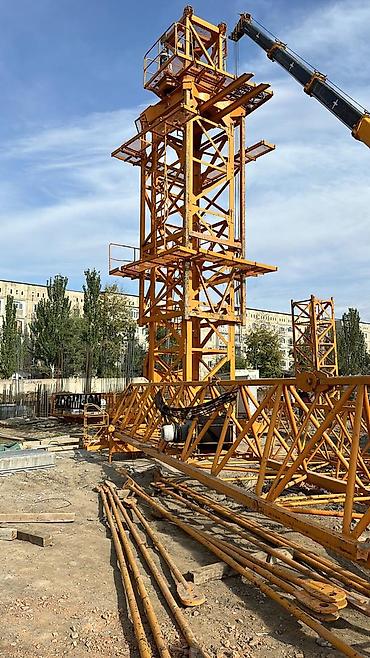 Металлические фермы: Продается Башенный кран Б/У На фото представлены крупные стальные — 18