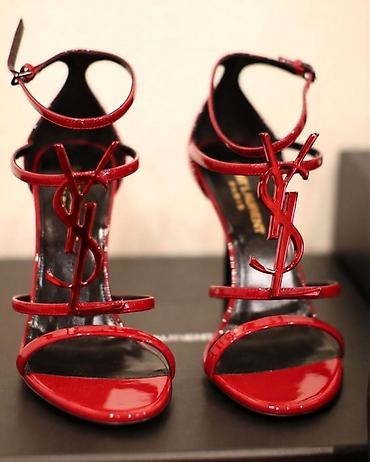 deri godekce: Saint Laurent Paris qadın sandal - Model: YSL monoqram detallı zərif — 1
