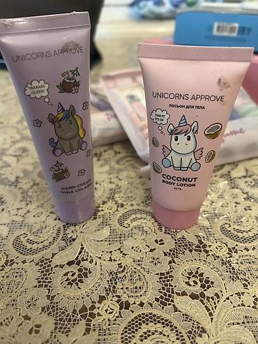 şahmerdan macun terkibi: UNICORNS APPROVE dəsti – əl kremi və bədən losyonu - Əl kremi: “Pina — 1