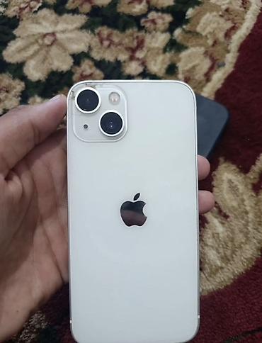 Мобильные телефоны: (АКБ заменен) IPhone 13, белый цвет. Компактный 6.1" OLED‑дисплей — 4