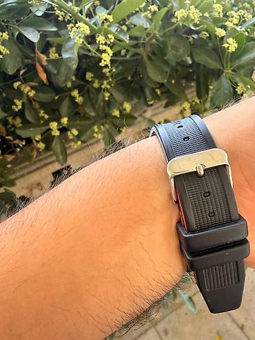 Aksesuarlar: Tommy Hilfiger kişi qol saatı 2eded var ikisin alana endirim edecem — 2