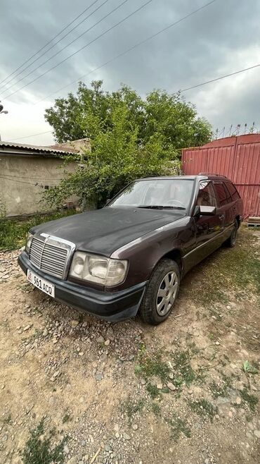 авто 210: Mercedes-Benz 230: 1991 г., Бензин