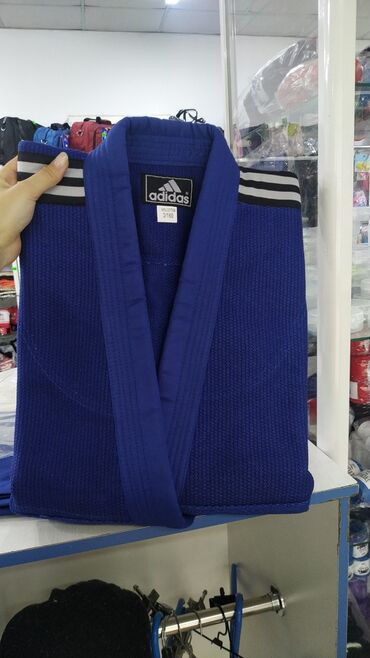 Спортивная форма: Добок кимоно кимано дзюдо бишкек. белый синий кимоно