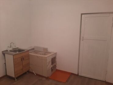 суточной квартира: 35 м², 2 комнаты, Забор, огорожен