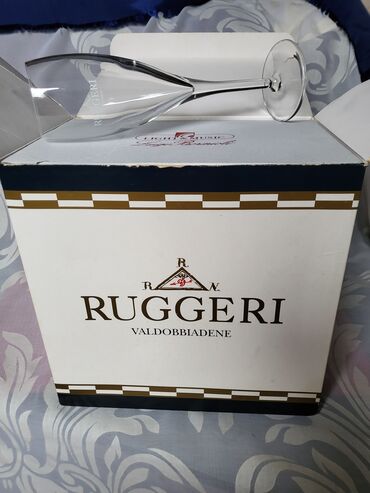 Čaše: Case nove duvano kristalno staklo za vino Italija 2004g. Case — 11