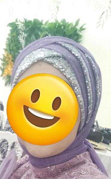 Головные уборы: Bənövşəyi rəngdə, parıltılı tüllə hazırlanmış, payet detalı ilə — 1