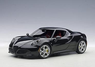 formula 1: 🖤 Alfa Romeo 4C – 2013 – Gloss Black – 1:18 – Autoart Detaljan model — 1