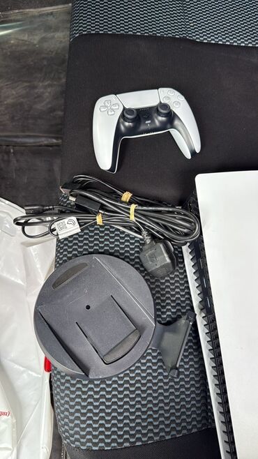 notebook alisi: Tecılı satılır.1250 ye alınıb ıslenmeyıb .700 son qıymet.playsttıon