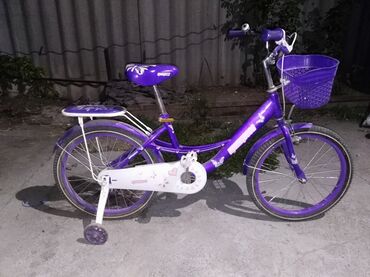 покрышка на велосипед: Продаётся детский велосипед, до 15 лет. В хорошем состоянии