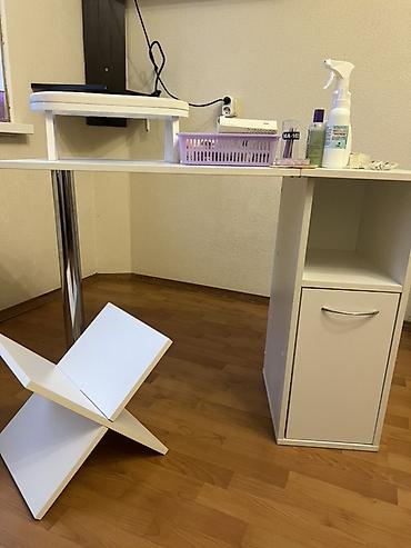 Оборудование для салонов красоты: Стол для маникюра с тумбой и подставкой для рук - Цвет: белый. - — 3