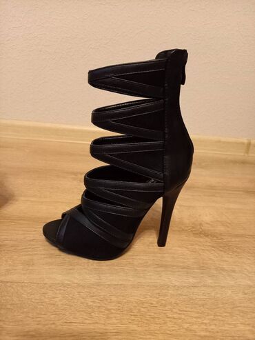 вечерние замшевые туфли: Туфли 35, цвет - Черный