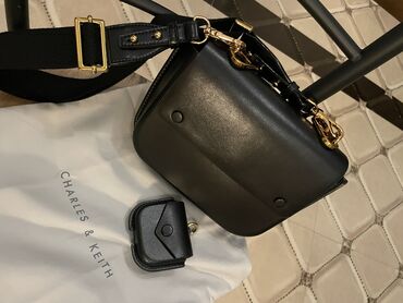 dəst çantalar: Новая сумка, CHARLES KEİTH купили в подарок без бирки, в комплекте