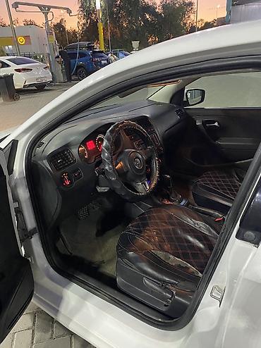 v klass: Volkswagen Polo: 2014 г., 1.6 л, Автомат, Бензин, Седан — 9