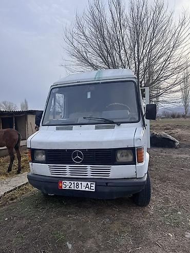 Транспорт: Грузовик, Mercedes-Benz, Стандарт, Б/у — 2