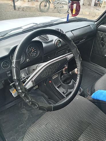 VAZ (LADA): Model: VAZ 2106 (klassik “altılı”) Kuzov rəngi: ağ Kuzov: sedan, xrom — 15