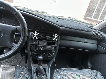 Audi: Audi A6: 1994 г., 2 л, Механика, Бензин, Седан — 4