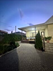 Посуточная аренда домов: 180 м², 6 комнат, Амбарная, Видеонаблюдение, Забор, огорожен — 2