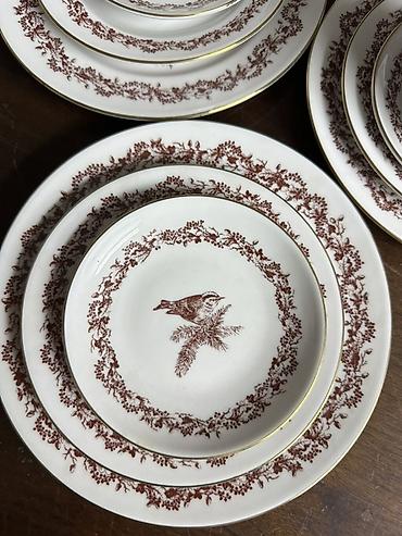Наборы посуды: Большой сервиз из фарфора с охотничьим рисунком. Завод Ilmenau — 8