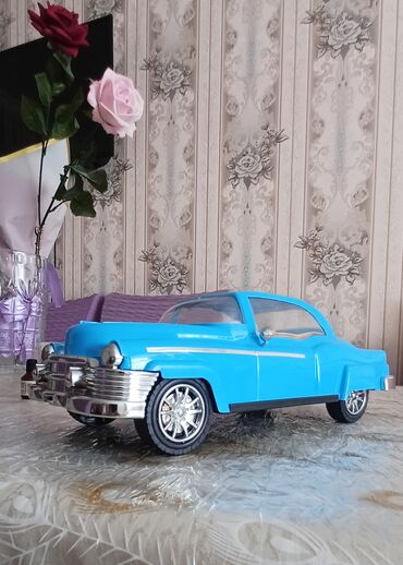 Oyuncaqlar: 🚗 Oyuncaq Retro Maşın Satılır 🚗 🔹 Rəngi: Gözoxşayan mavi 🔹 Material