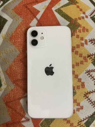 Apple iPhone: IPhone 12, Б/у, 128 ГБ, Белый, Зарядное устройство, Чехол, 76 %