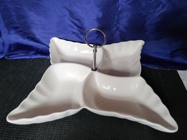 Ostalo posuđe: Porcelanski nov etazer. Etazer za na sto. Visina sa na lalafo.rs — 1 Ostalo posuđe: Porcelanski nov etazer. Etazer za na sto. Visina sa — 1