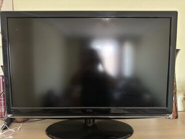 ремонт телевизора: Продается телевизор TCL 45дюймов с подставкой