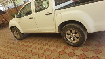 Isuzu: Isuzu : 2019 г., 3 л, Механика, Дизель, Пикап — 6