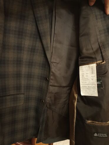 Костюмы: Срочно продаю мужские костюмы, размеры 50/6, 52, 54, пр-во Италии — 11