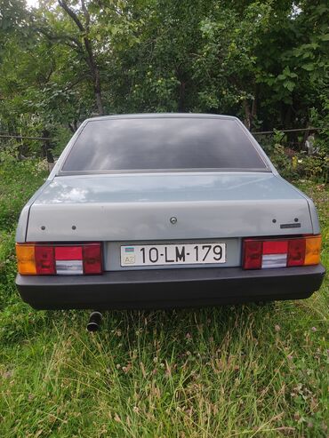 VAZ (LADA): Model: VAZ 21099 (Samara) – sedan Rəng: Boz Yanacaq: Benzin Ötürücü — 12