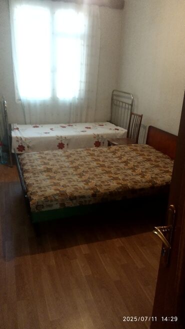 Uzunmüddətli kirayə mənzillər: Сдаётся в аренду семье. Рядом с метро Аджеми. На долгий срок. 1 этаж — 4