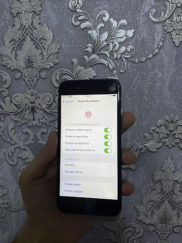 iphone s: IPhone 8, 64 GB, Qara, Barmaq izi, Simsiz şarj — 5