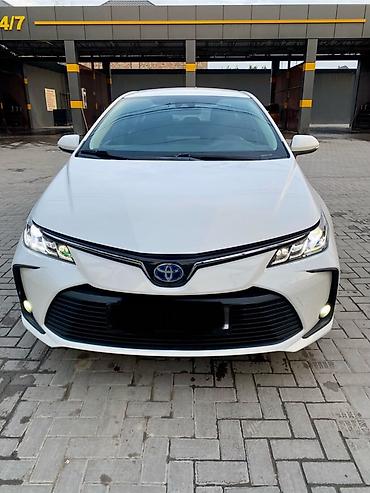 Продажа авто: Toyota Corolla: 2022 г., 1.8 л, Автомат, Гибрид, Седан — 2