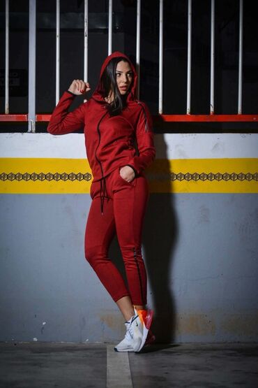 Gornji i donji deo: Adidas, 2XL, Jednobojni, bоја - Crvena — 1