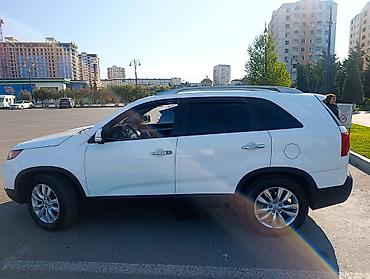 kia masinlari: Kia Sorento – ağ rəngli, şəhər və uzun məsafələr üçün rahat və geniş — 1