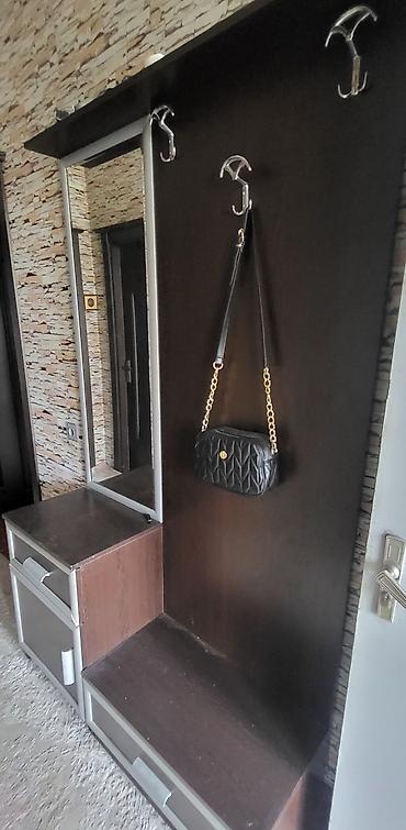 Digər dolablar: Yasagis olmayan yerde qalib. normaldir. 80azn verilir. unvan — 2