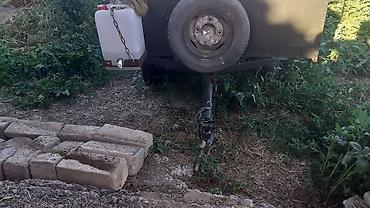 elektrikli scooter en ucuz: Yük daşımaq üçün hazırlanmış, tünd yaşıl rəngli ikitəkərli qoşqu — 5