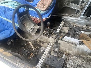 a4 b7: Кузовной донор/разбор на запчасти: седан белого цвета (4 двери). На — 4